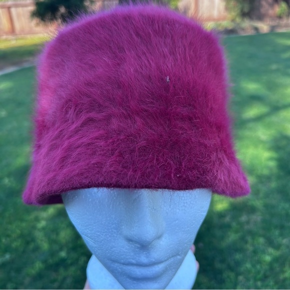 Nordstrom Angora Fur Bucket Hat Passy Womens
Made in France - Picture 2 of 6